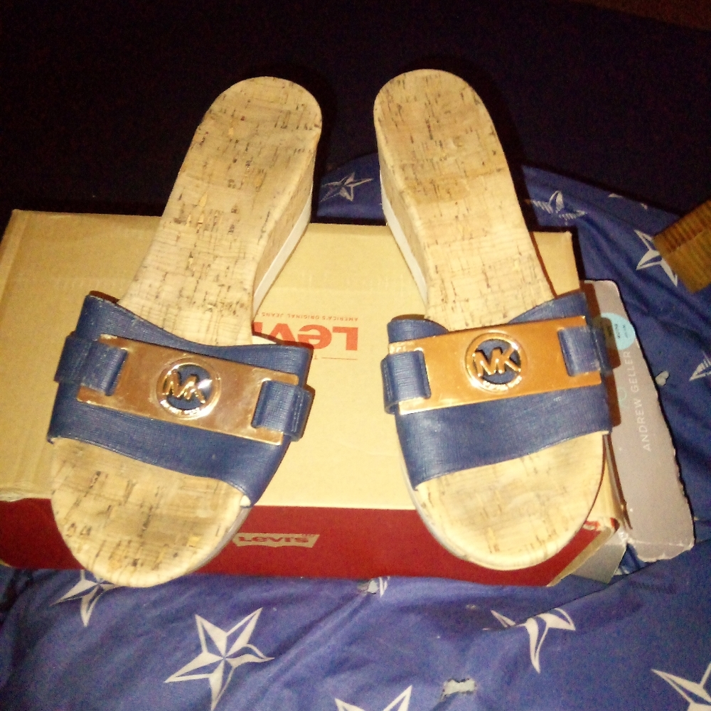 Michael Korhs women's sandels size 8